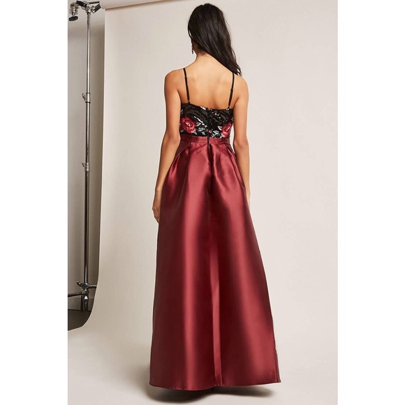 Soieblu Sequin & Embroidered Gown - Picture 3 of 8